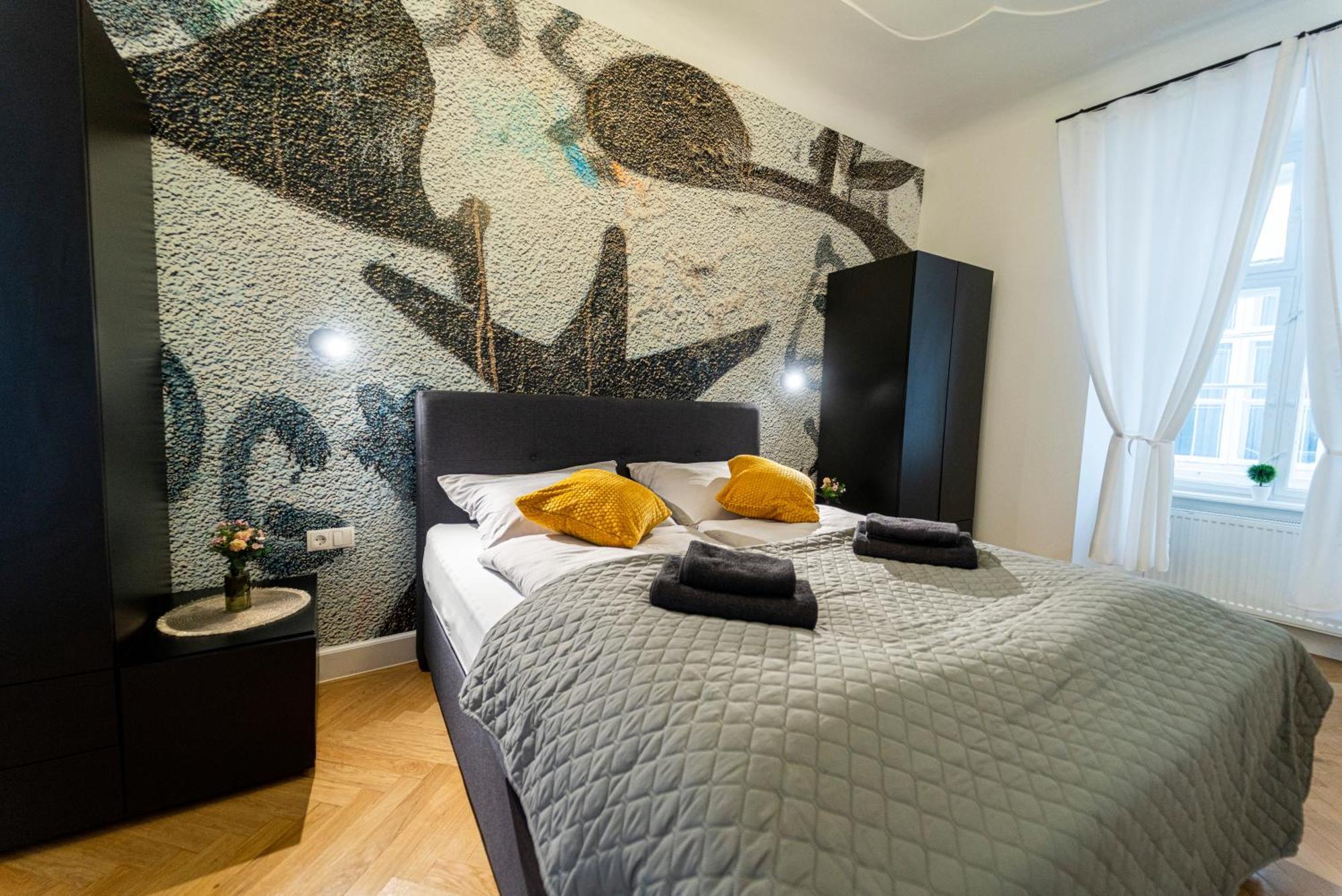 Central Stephansdom Apartment I Netflix I Self Check In Wien Eksteriør bilde