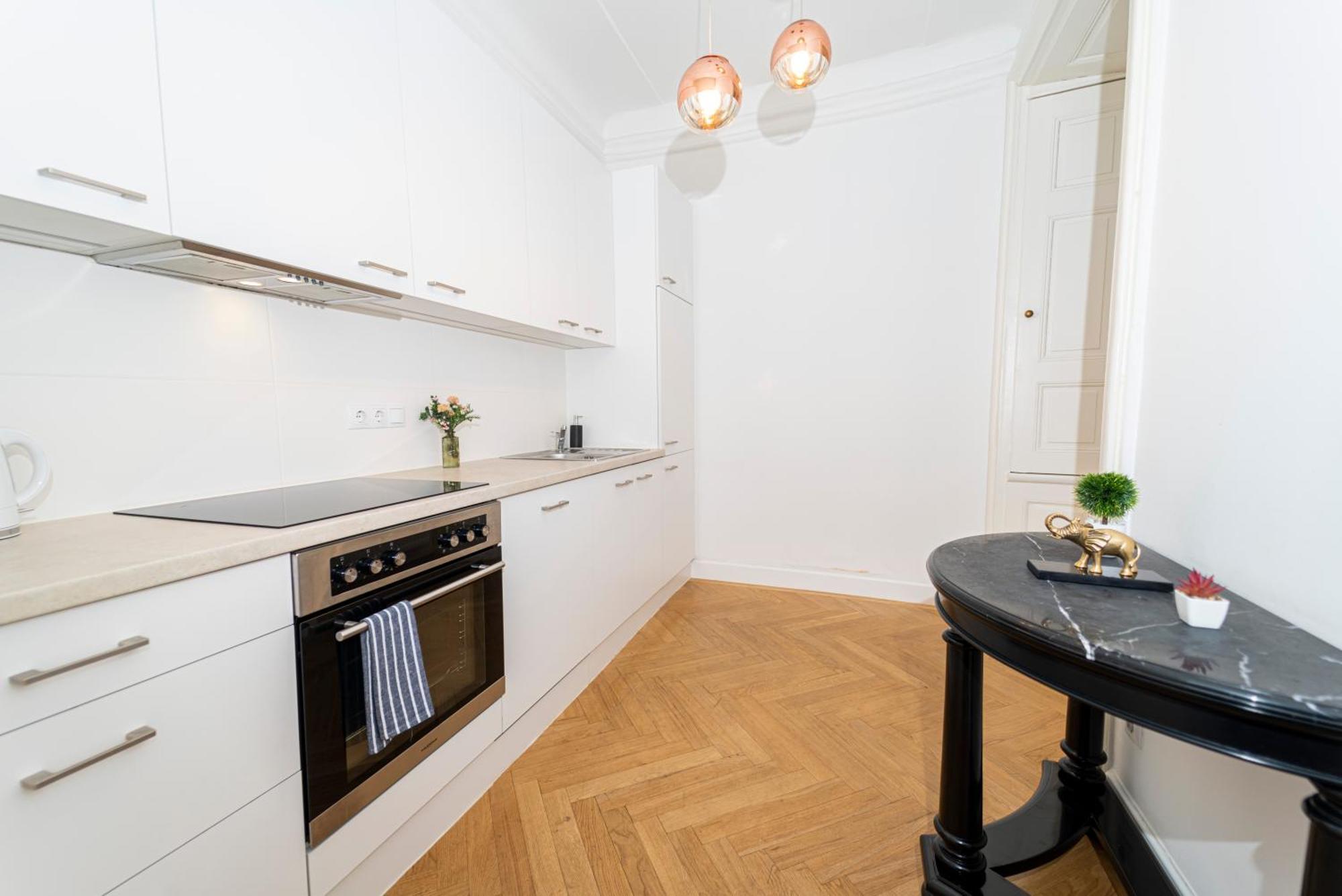 Central Stephansdom Apartment I Netflix I Self Check In Wien Eksteriør bilde
