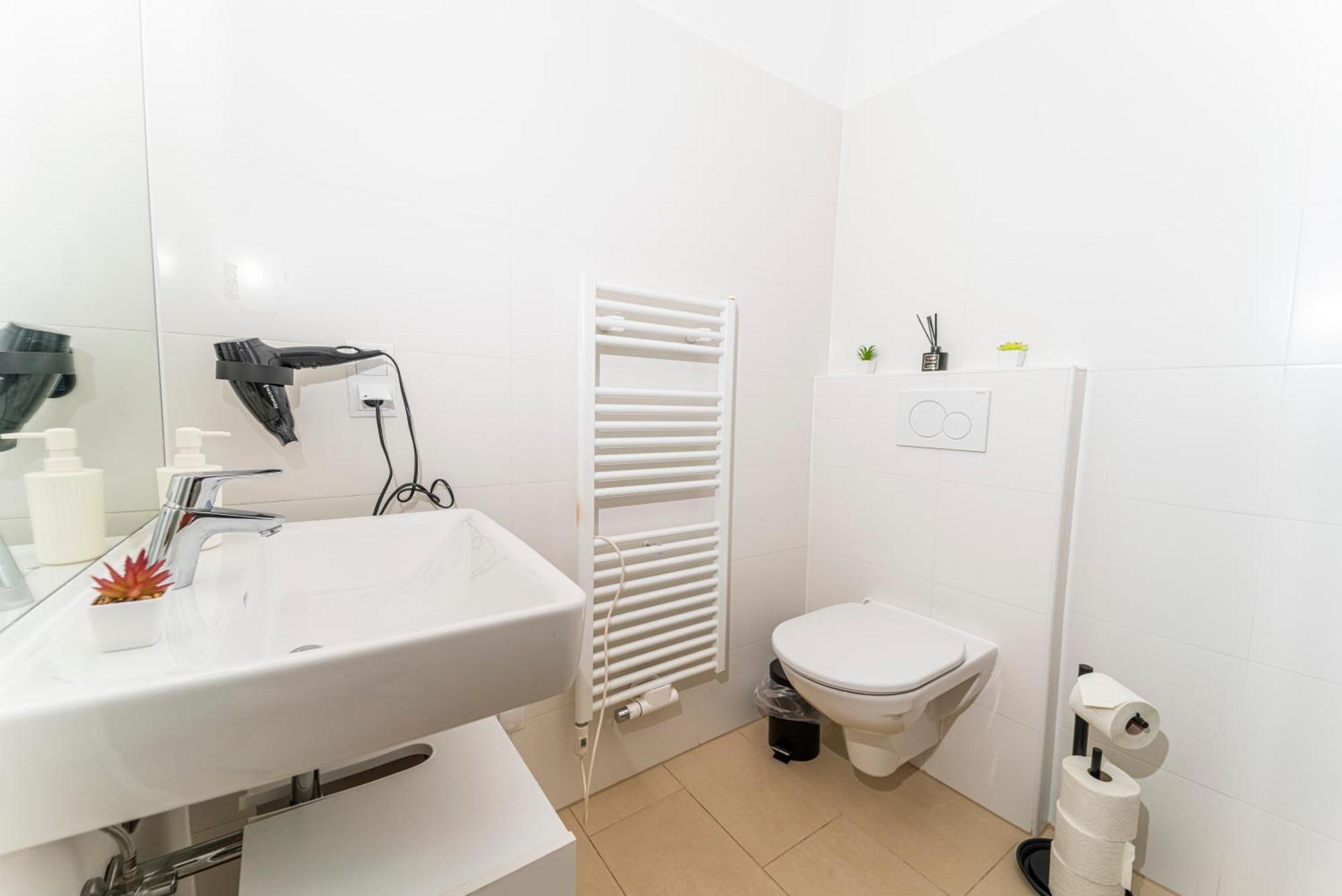 Central Stephansdom Apartment I Netflix I Self Check In Wien Eksteriør bilde